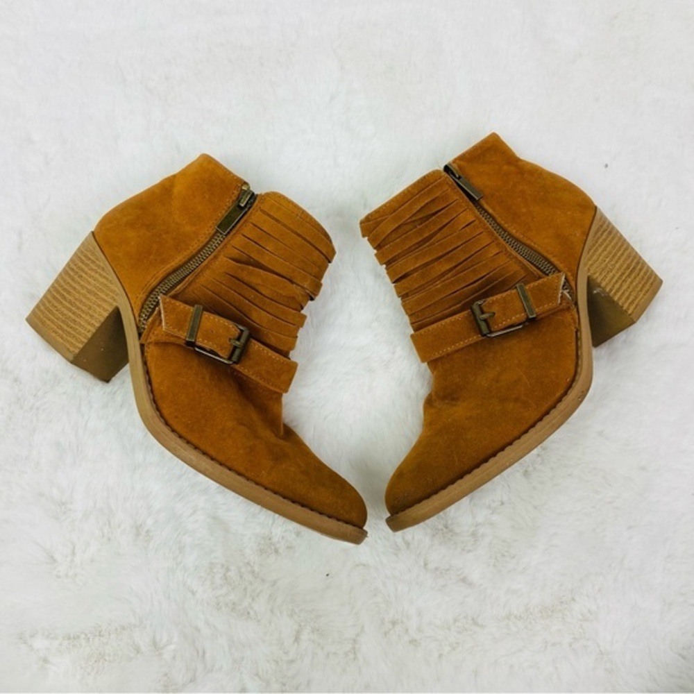 Qupid Women's buckle Tan Suede strappy Ankle Boots size 8